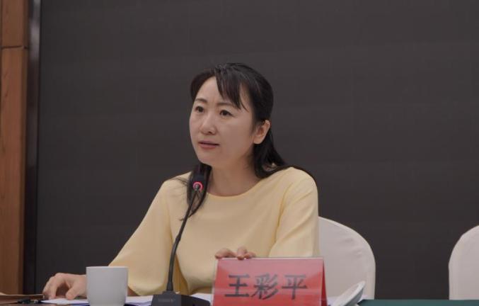 9月17日晚上,中央党校副教授,中国传媒大学博士王彩平老师现场授课并