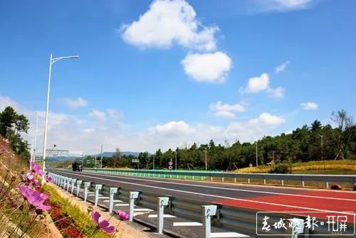 召泸高速通车从师宗去泸西甩米线一脚油门就到