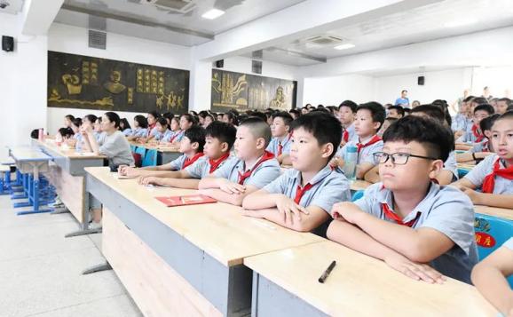 聚焦预防校园欺凌共建和谐校园平潭实验小学预防校园欺凌专题讲座