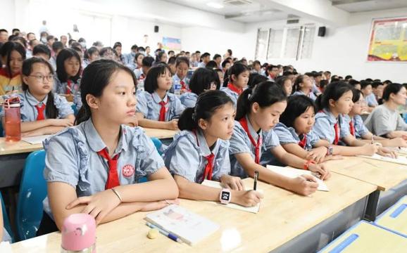 聚焦预防校园欺凌共建和谐校园平潭实验小学预防校园欺凌专题讲座