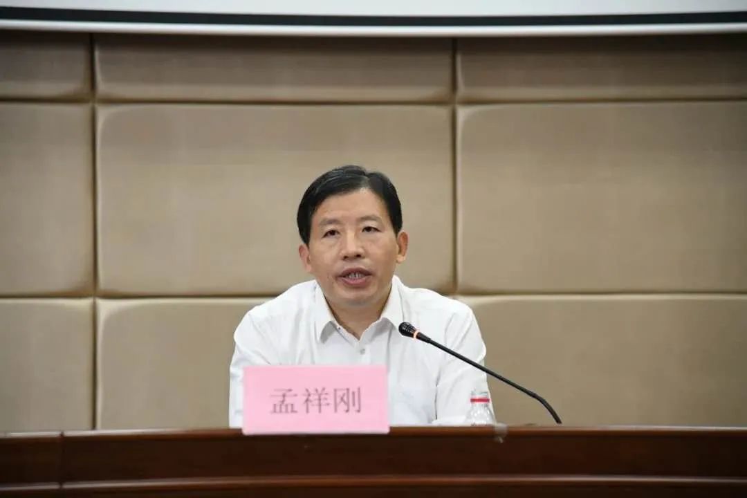 德州中院党组书记院长孟祥刚为青岛大学师生作学术报告坚持法治信仰
