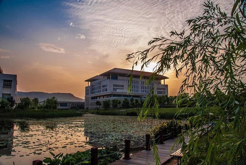 高校书记校长第一课72金陵科技学院刘永彪坚持做好平凡的事