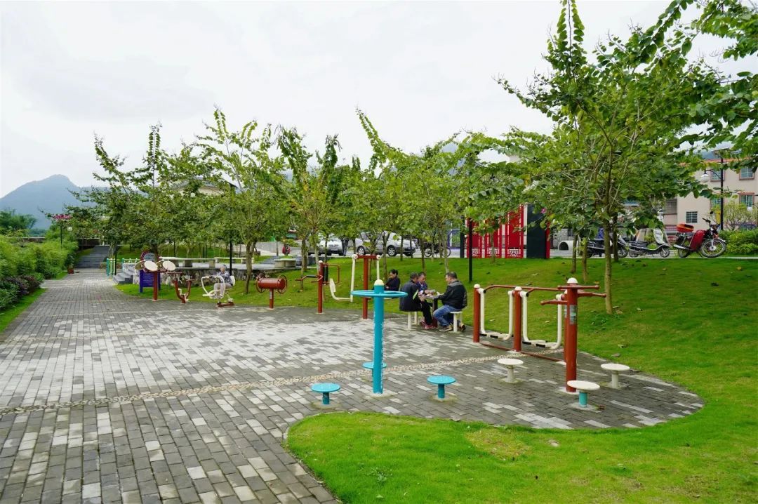 作为人居环境综合整治和社会主义新农村建设的示范村,近三年来,青云村