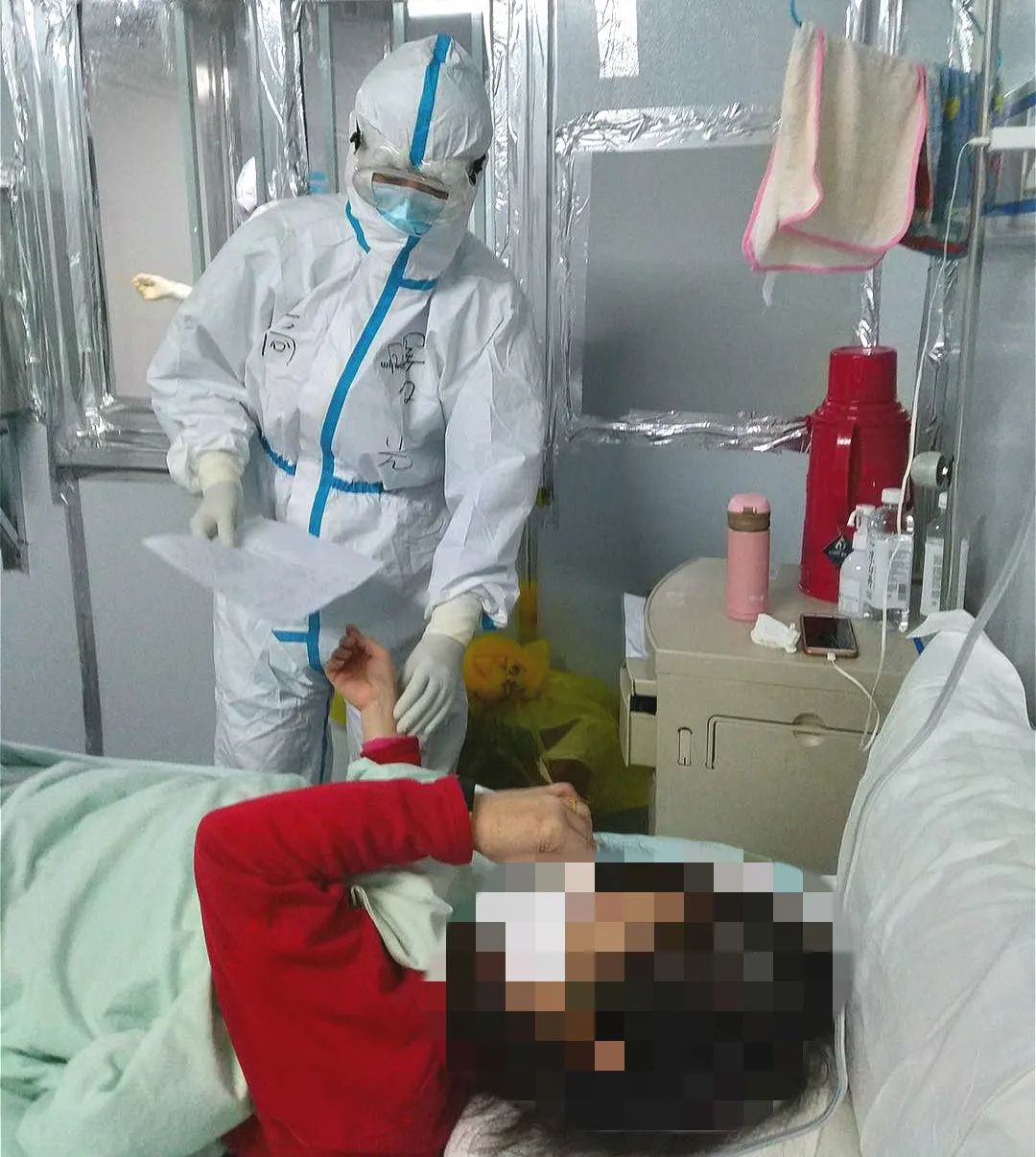 【曙光·新闻】中宣部授予上海支援雷神山医院医疗队“时代