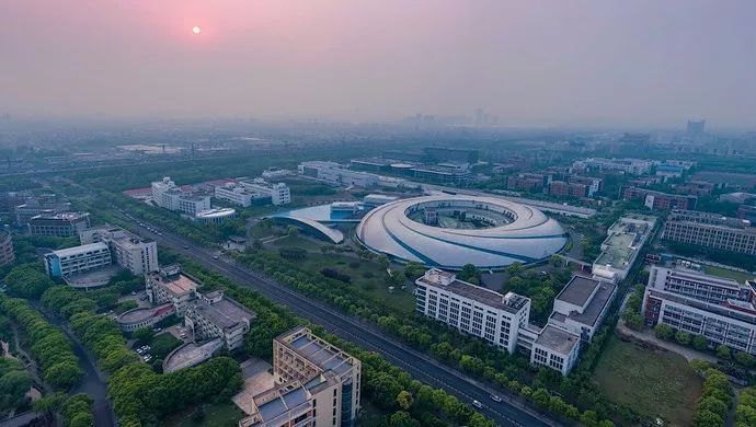 在活力四射的张江读大学是一种怎样的体验