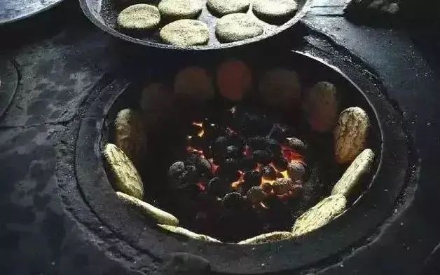 80年代的美食老照片那时候的中国餐桌都有些什么食物呢