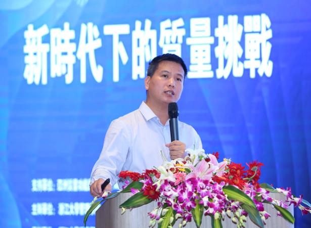 女士主持,由颁奖嘉宾南京理工大学教授,国务院特殊津贴专家韩之俊教授