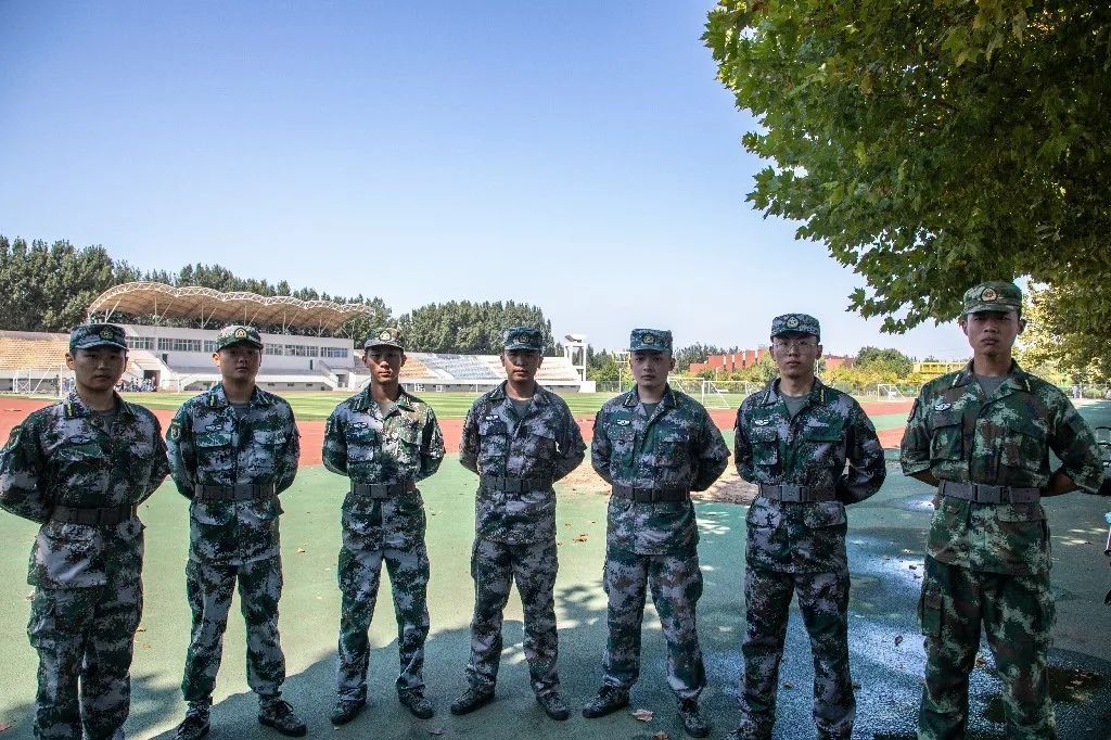 是教官也是学长2020级新生军训教官群英图鉴
