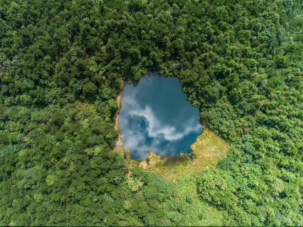 大盘山火山湖图片