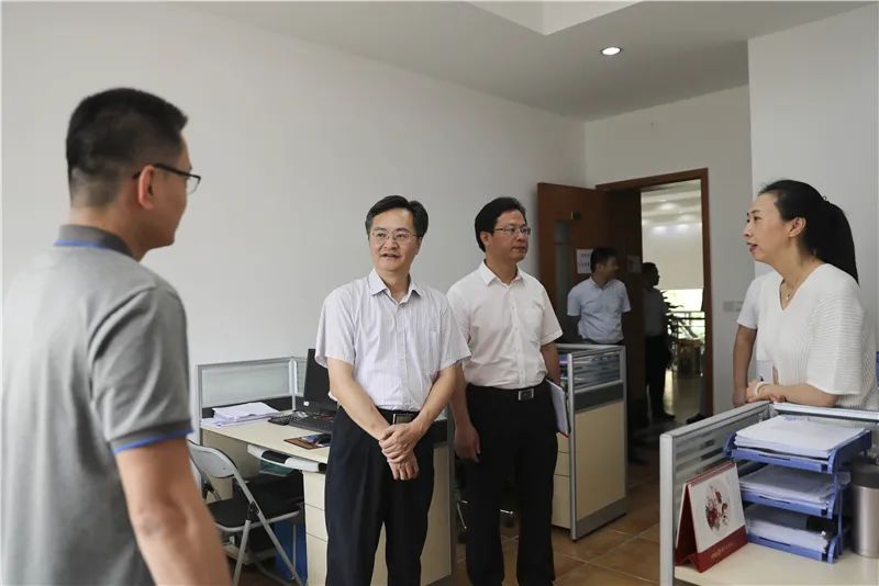 【今日关注】邓忠:履职尽责强本领创先争优展风采