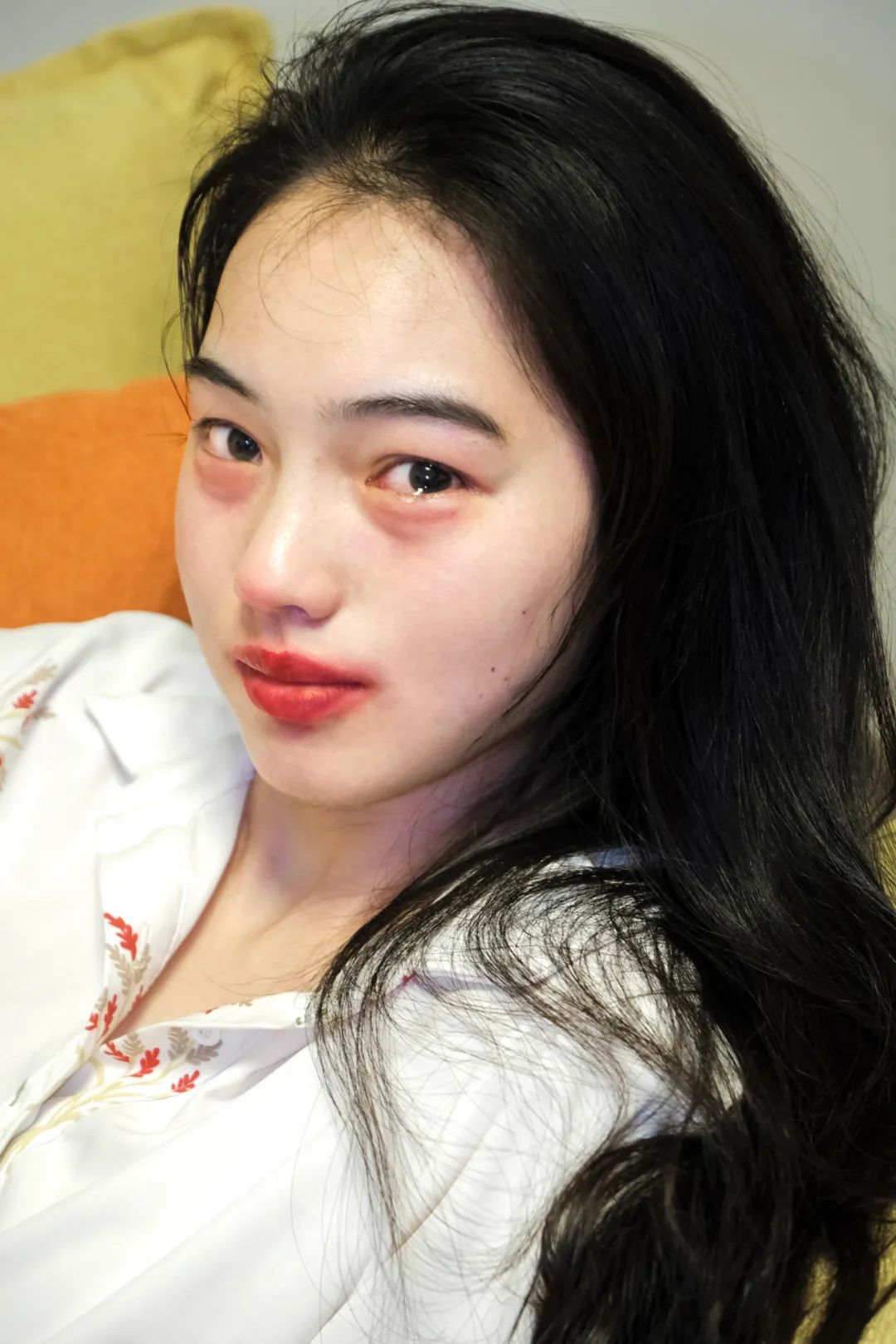 彭靖(中央美术学院),黄金镇,摄影黄嘉慧(广州美术学院),治愈我,摄影