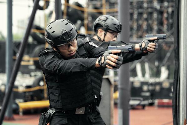 特警支队黑豹突击队作为合肥特警反恐处突的中坚力量,展示了狙击枪