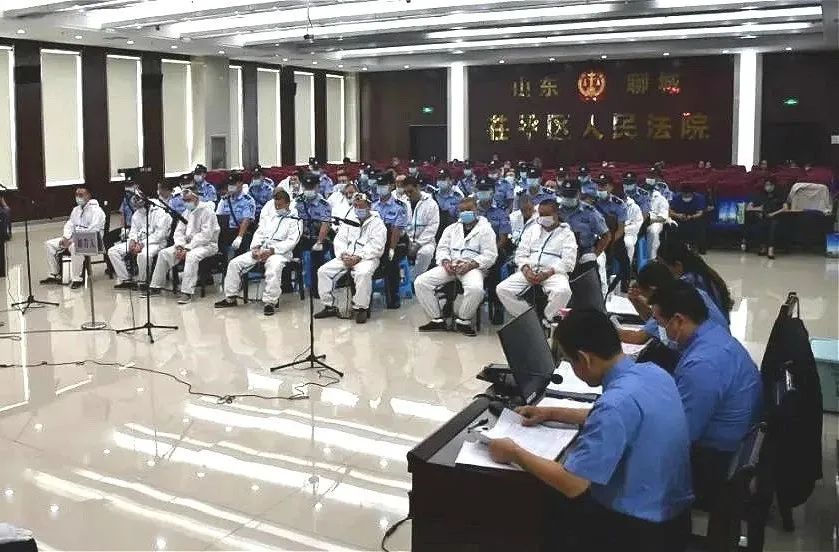 董文涛等28人涉黑案公开开庭审理