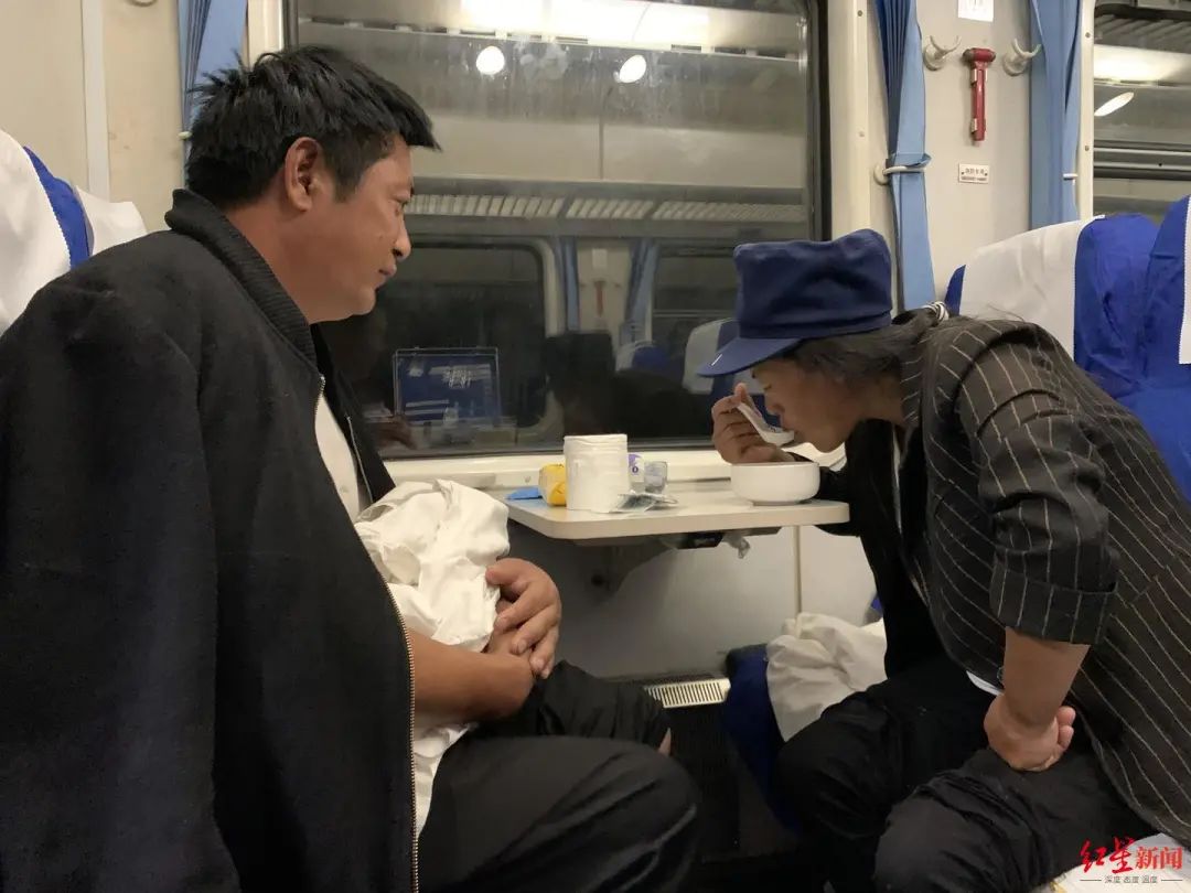 开往成都的列车上，孕妇如厕时突然临盆……_澎湃号·媒体_澎湃新闻-The Paper