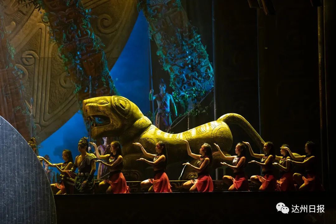 终于等到今晚梦回巴国在宣汉震撼首演