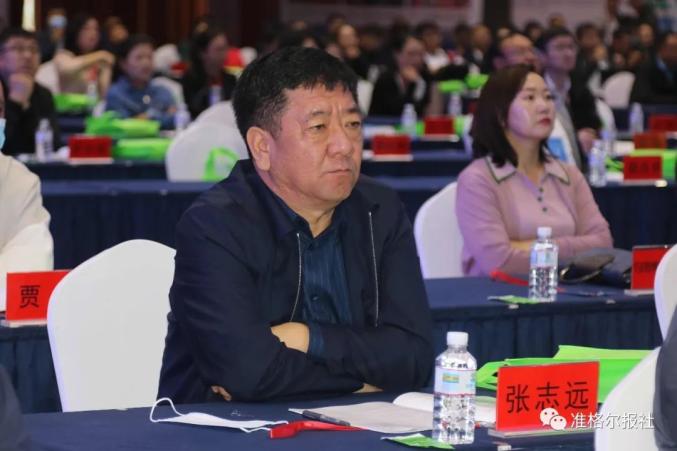 启动仪式上,与会人员观看了鄂尔多斯人才工作宣传片,就有关项目进行了