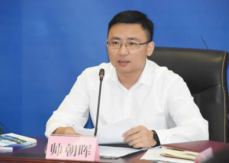 帅朝晖在全县招商引资项目座谈会上强调主动出击招大