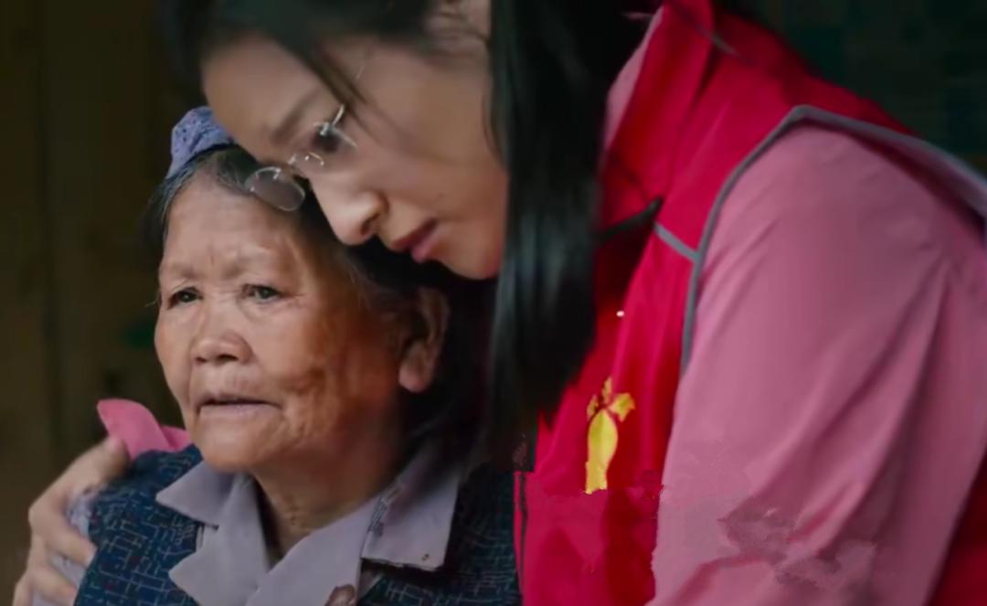 感悟秀美人生学习时代精神宁明法院组织干警观看电影秀美人生