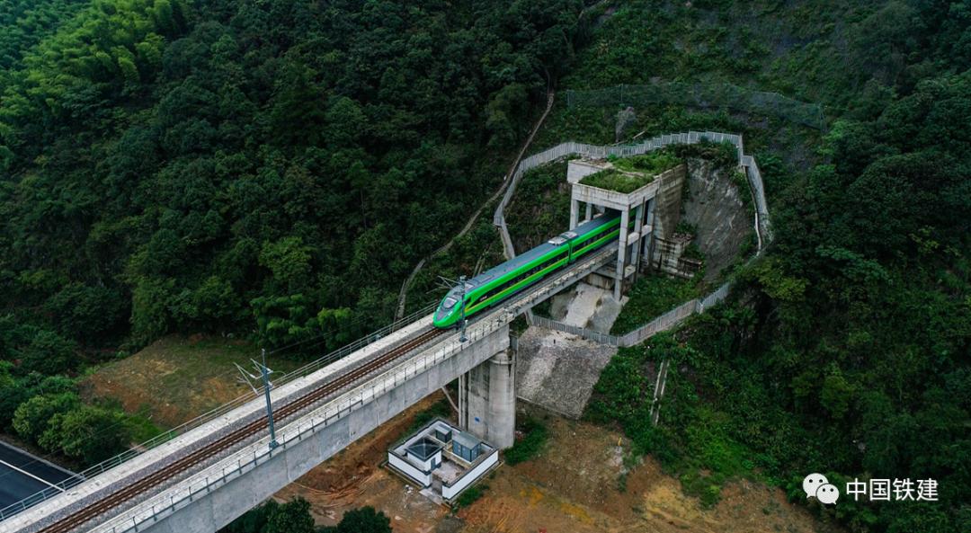 衢宁铁路全线通车运营