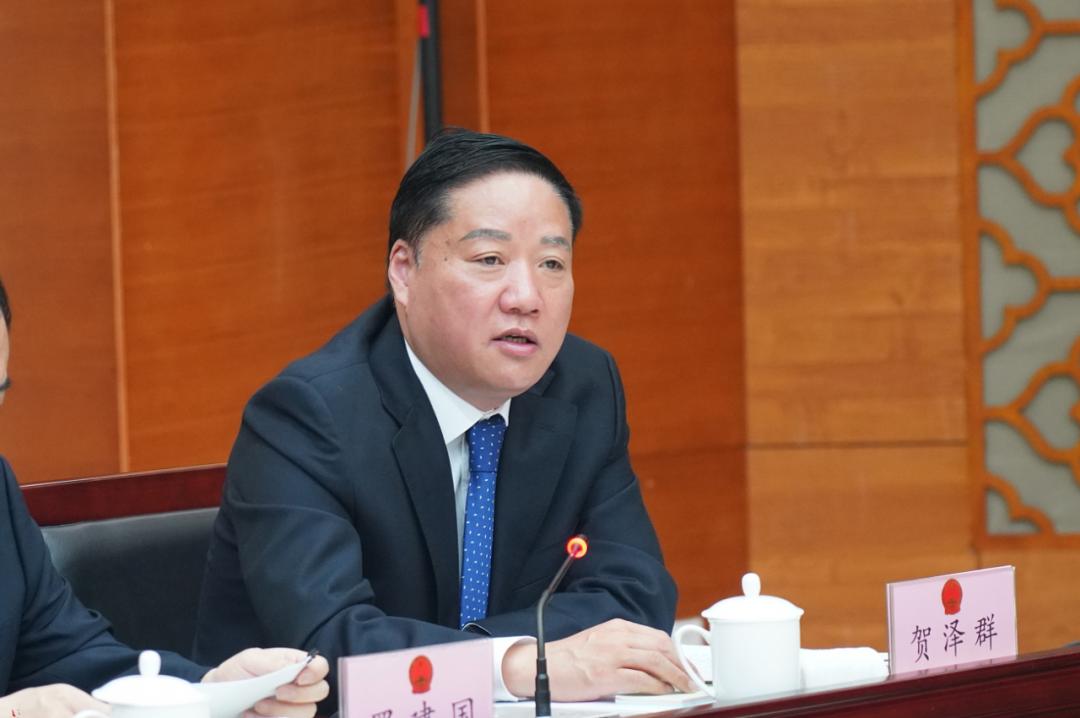 省人大常委会开展土壤污染防治法实施情况专题询问贺泽群作专题答复