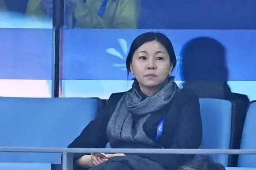中国游泳协会主席周继红象棋也一样，中国棋院象棋部主任、中国象棋协会