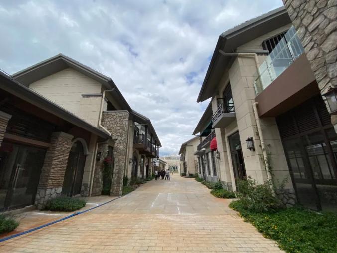 商业街后山花海酒店开远知花小镇国庆试运营附攻略