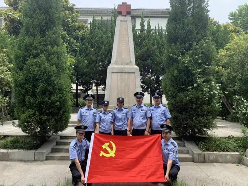 罗泾大烧杀纪念碑谭忠余烈士纪念碑陈伯吹中学纪念碑罗店所组织民警