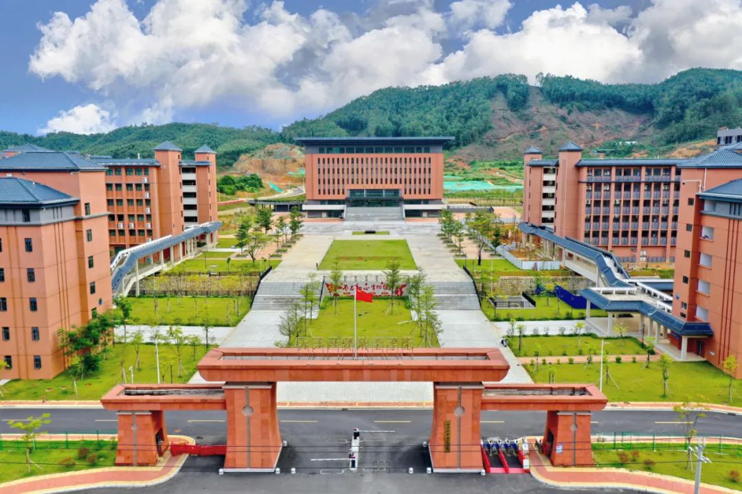 建成交付省职教城10月再迎2万新生进驻