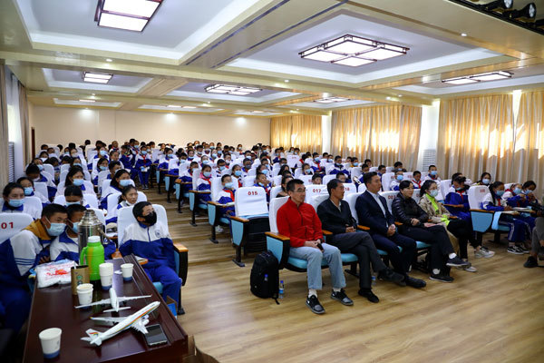 拉萨市第六中学的科普活动现场.