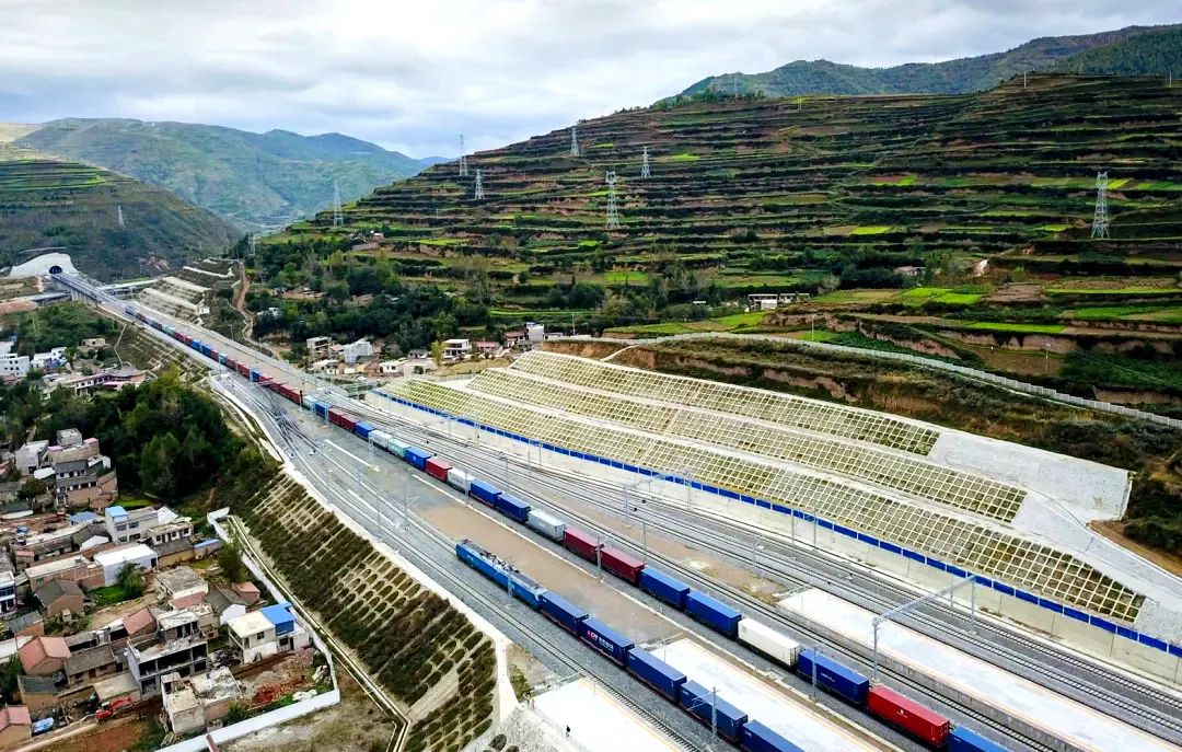 兰渝铁路三岁啦