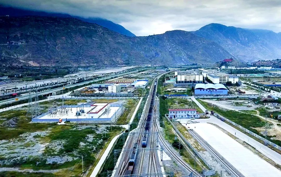 兰渝铁路三岁啦