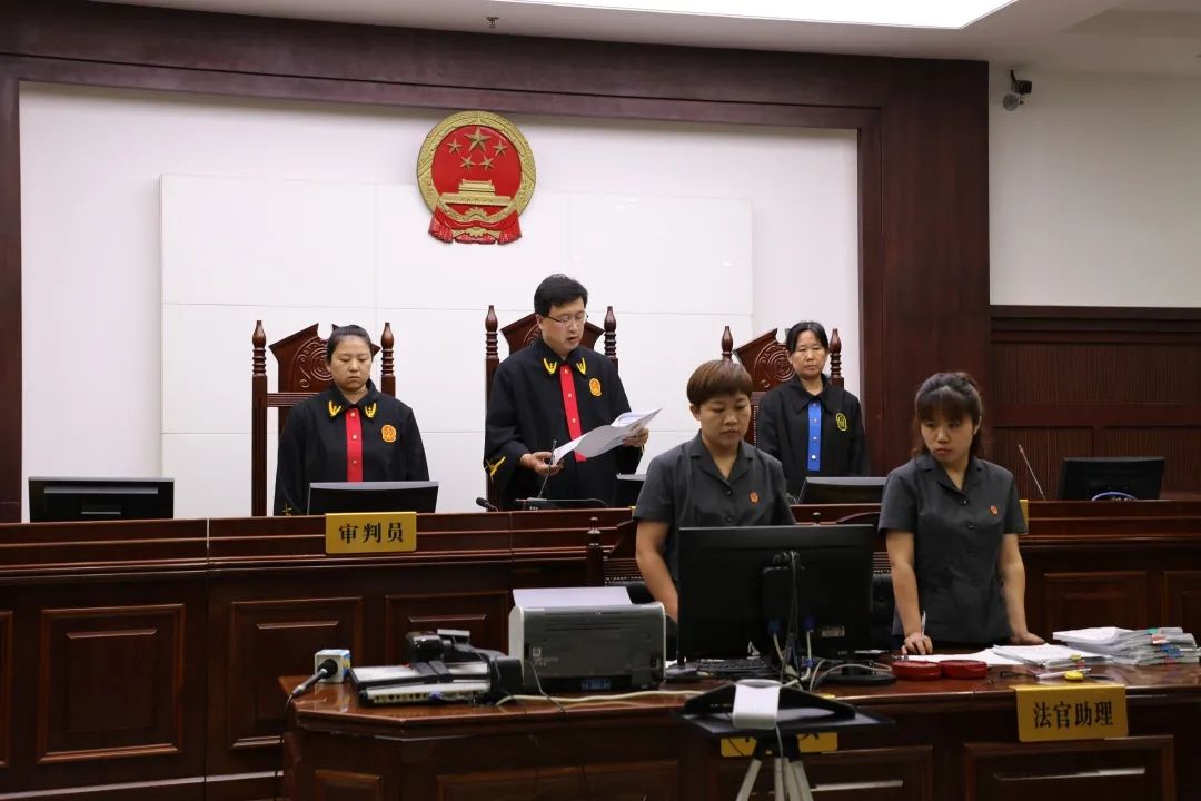 首犯获刑25年今天济南市章丘区人民法院对被告人侯晓等23人黑社会性质