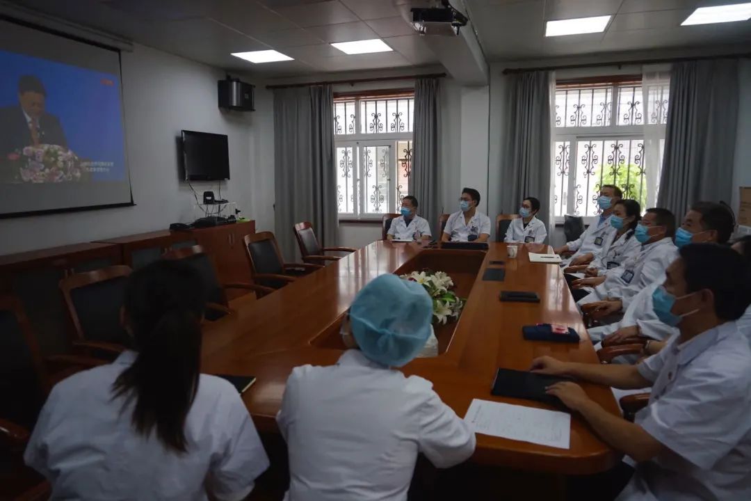 點此查看更多圖片漕河涇街道社區衛生服務中心進門處的大屏正在播放