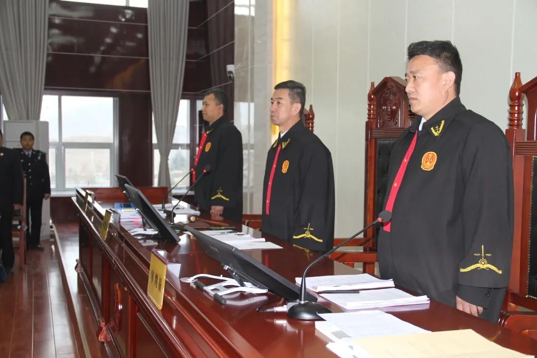 诗三首丨法袍 法徽 法警_澎湃号·政务_澎湃新闻-The Paper