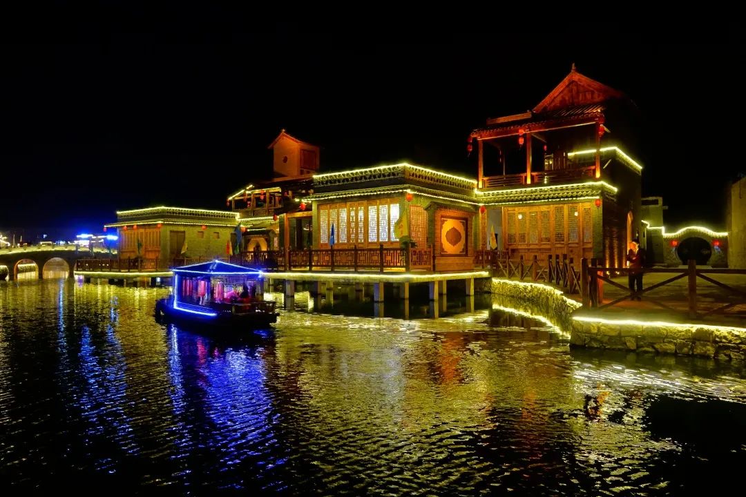 炫在这里寻觅峰峰最撩人夜色