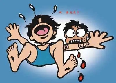 德阳一男子动手打人还咬人!