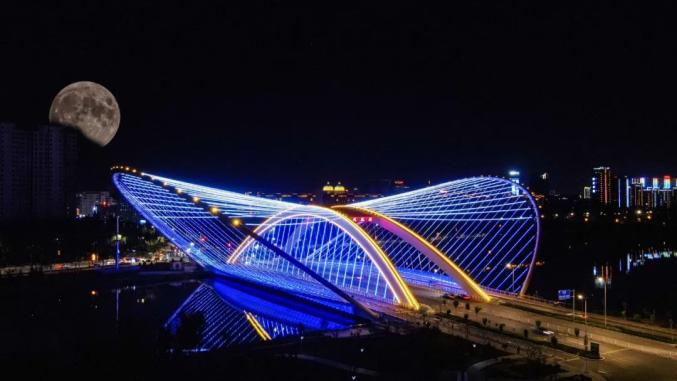 银川向你发出邀请今夜赏月否