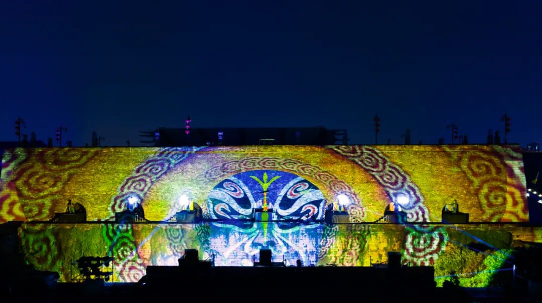 "夜游"模式上线!晚上的城墙也太美了吧!