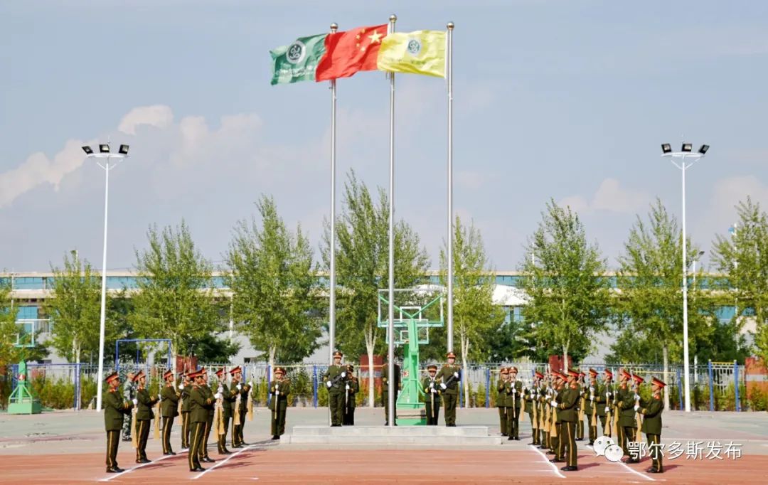 小學升國旗儀式杭錦旗中學升國旗儀式杭錦旗巴拉貢幼兒園升國旗儀式杭