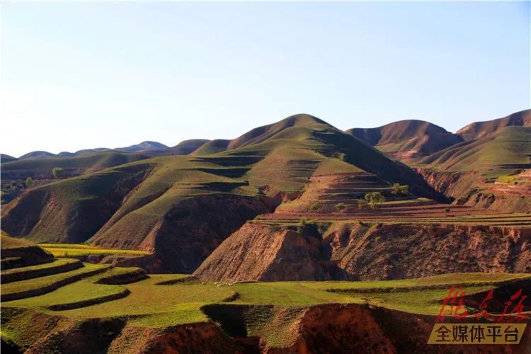 環縣屬黃土高原丘陵溝壑區,境內山脈嶺梁,丘陵掌區,川道溝臺和零碎殘