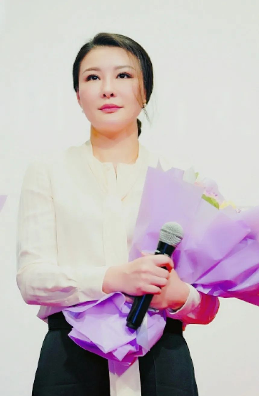 委员情怀诸韵颖传承女排精神激发爱国热情这场冠军面对面别开生面