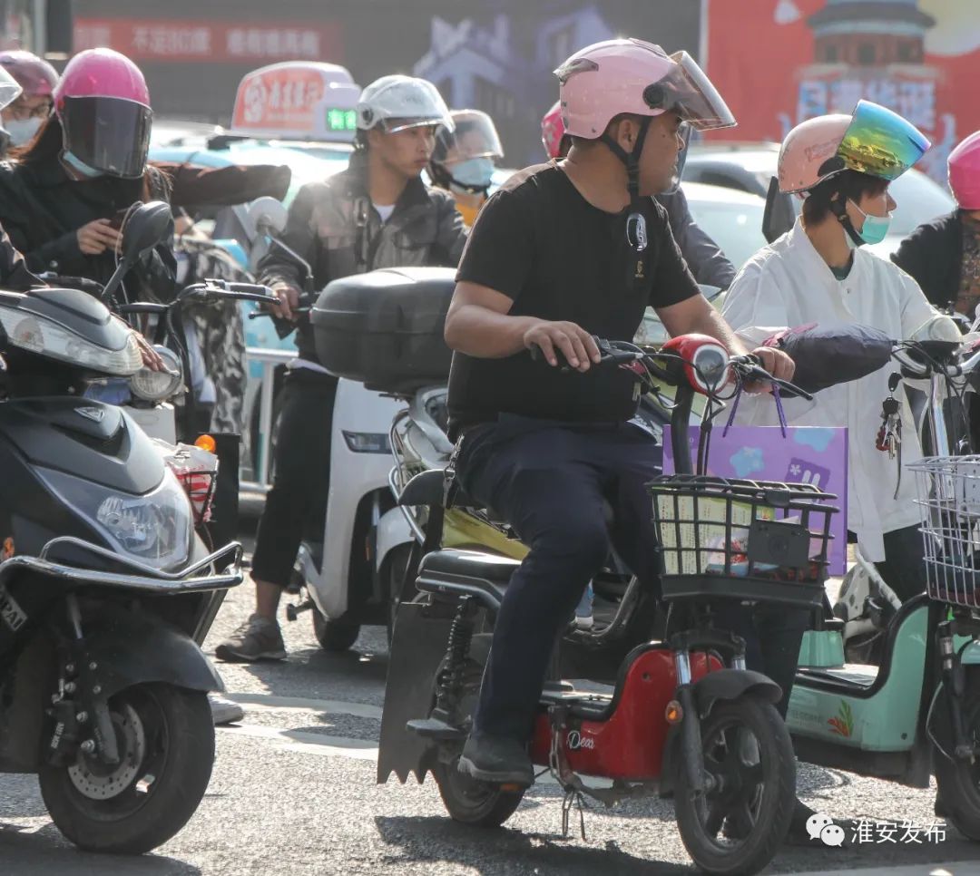 戴头盔戴头盔戴头盔