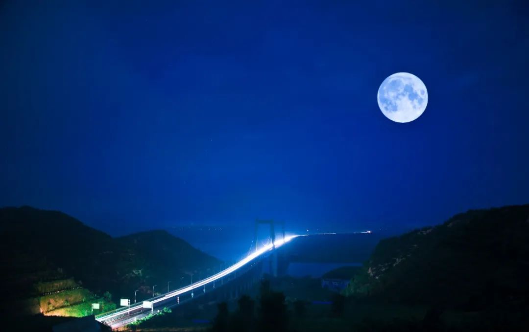 郑州发布▲@麦点盛事刘辉 摄影 如果想看水中映月的景象,如意湖