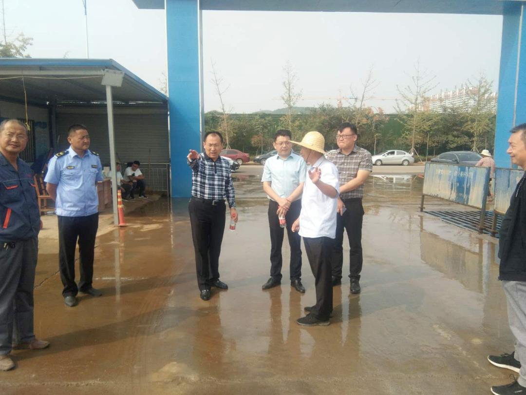 枣庄市生态环境局滕州分局局长赵忠宇及相关人员陪同督导