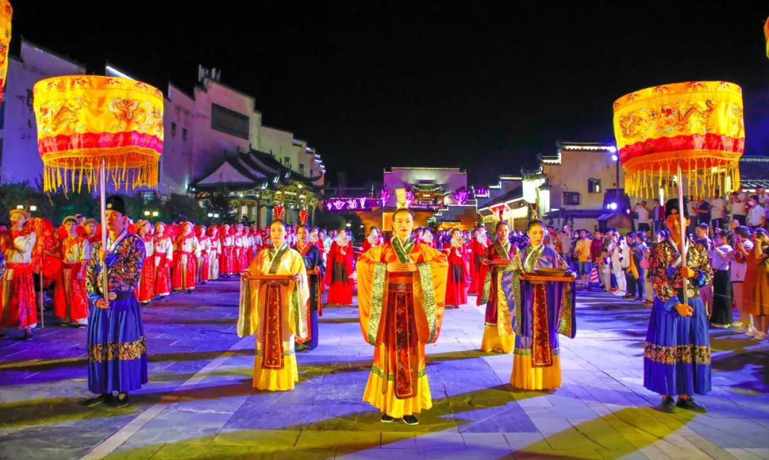 雙節假期首日上饒旅遊繽紛迎客來