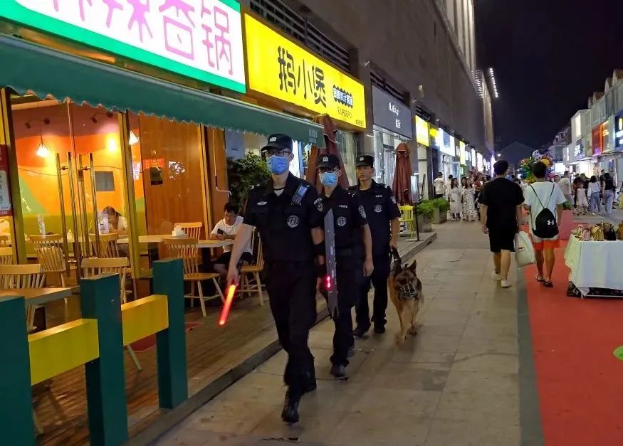 迎国庆·暖中秋 | 守护这座城市的最美“夜警”_澎湃号·政务_澎湃新闻-The Paper