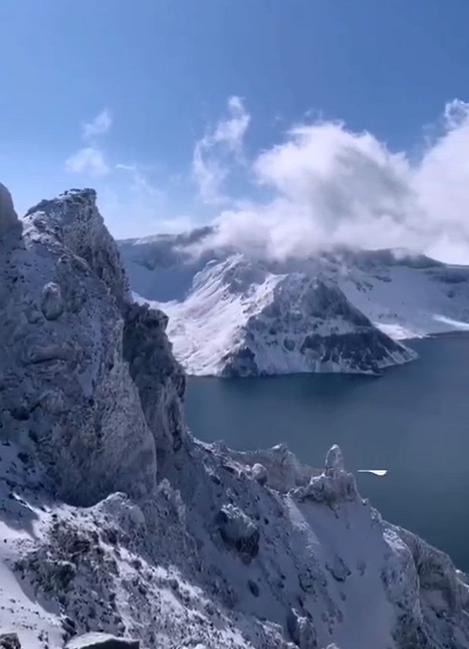 东北一地下雪上热搜!网友:南方同学还在吃西瓜