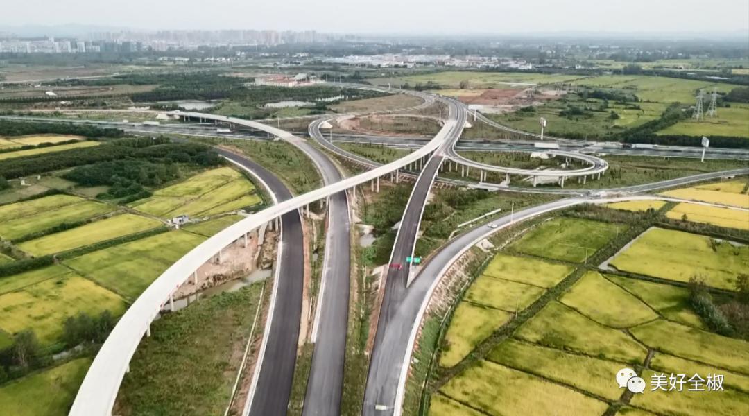 据了解,滁州西环高速公路,南连合宁高速,北接滁淮高速,全长27.