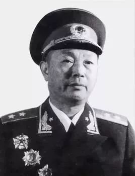 张南生是连城新泉人,1955年被授予中将军衔.