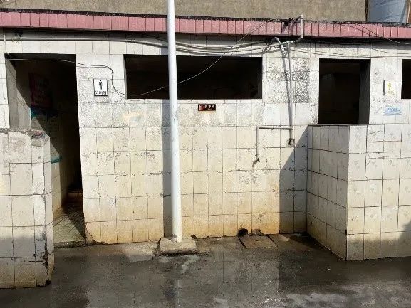 告别脏乱差头桥的申琛农贸市场公厕与美食街公厕改造完成